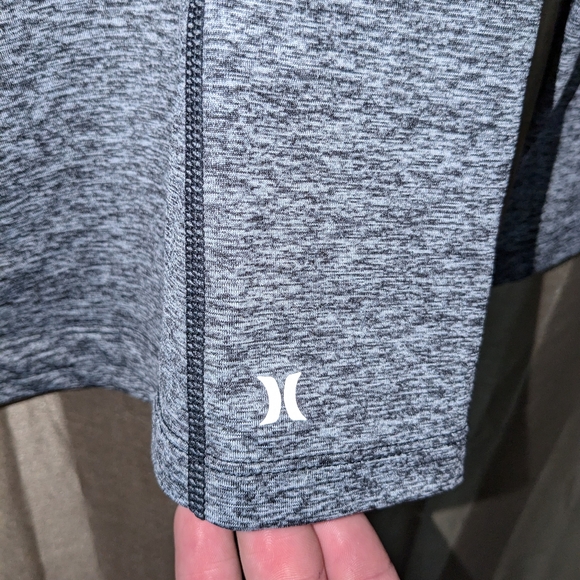 Hurley women's quick dry top. Long sleeve new with tags. Small - Picture 2 of 6